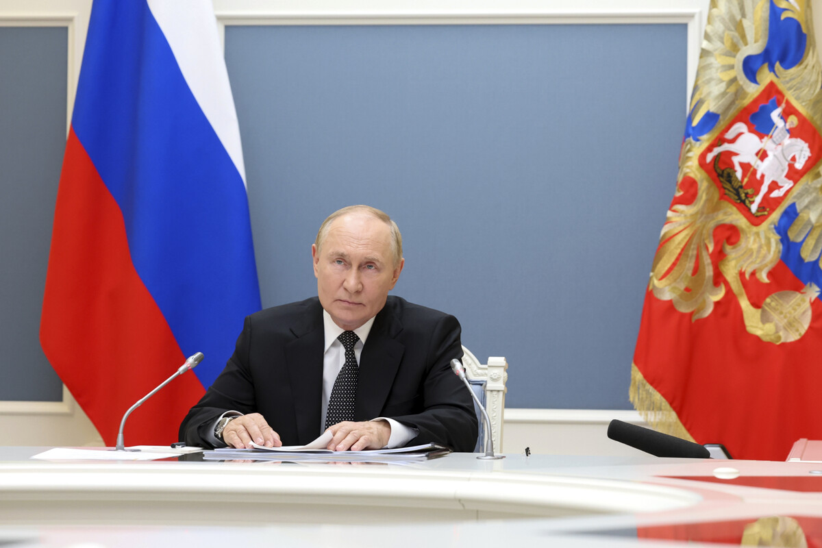 Путин предостерегает США от превосходства в вооружениях в Азии