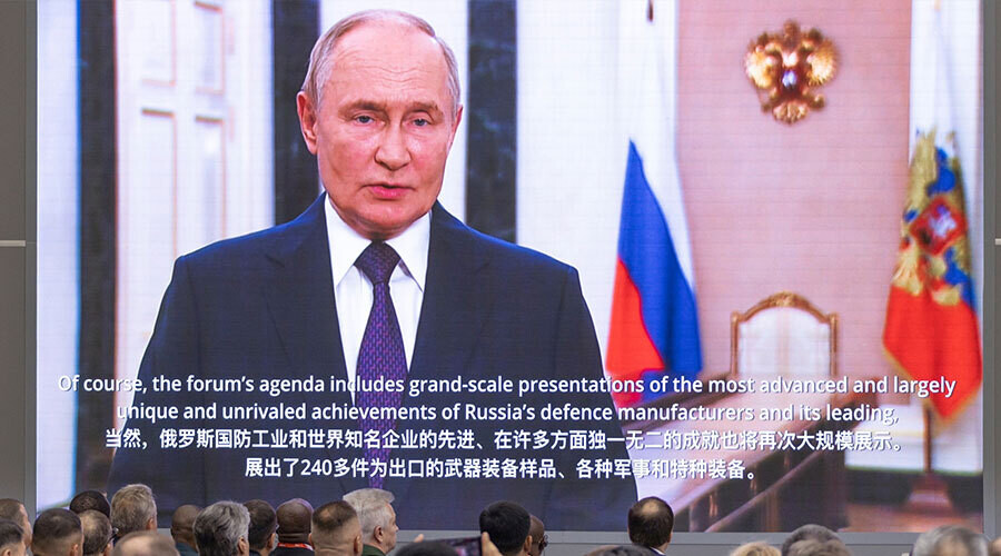 Путин обещает изгнать украинские войска из Курска