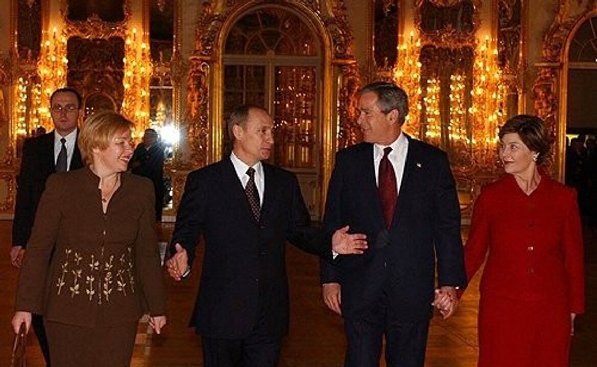 Putin warns Bush about Ukraine's NATO accession in 2008