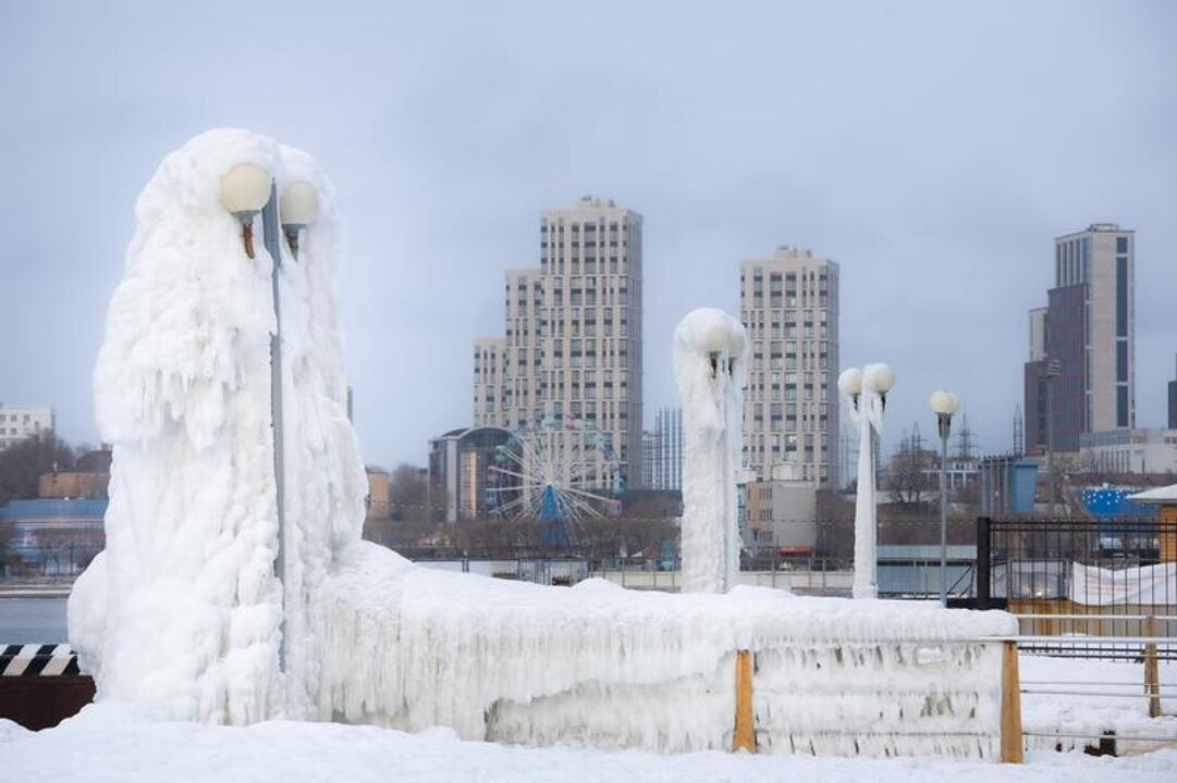 Icicle Formations and Water Freeze in Vladivostok