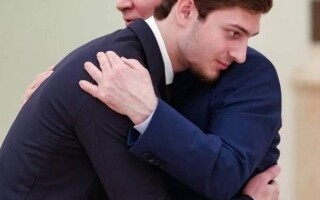 Лидер Чечни Рамзан Кадыров раскрывает особое приглашение от президента России Путина на свадьбу своего сына