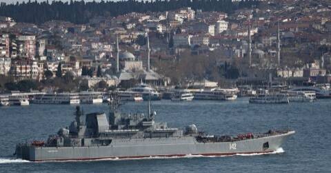 Украинские дроны атакуют русский корабль в Кавказе