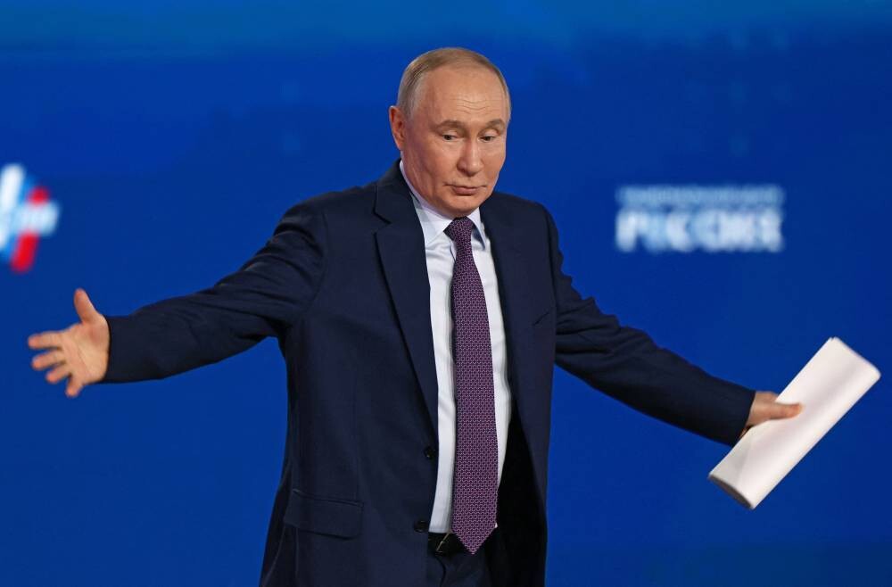Putin Calls for Caution in Spending Oil Revenues