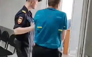 Россиянин арестован за выброс своей тещи с балкона пятого этажа