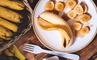 Moscow Doctor Lists People Who Should Not Eat Bananas