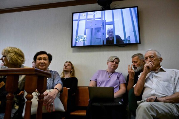 Суд в Москве отклонил аппеляцию правозащитника Олега Орлова