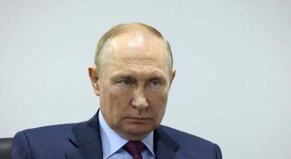 Россия разработает ядерное оружие, заявляет Путин на церемонии выпуска военных академий