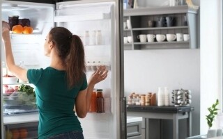 Советы питания для жаркой погоды: оставайтесь увлажненными и выбирайте легкие блюда