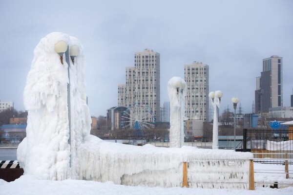 Icicle Formations and Water Freeze in Vladivostok