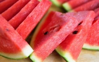 Осторожность при потреблении арбуза