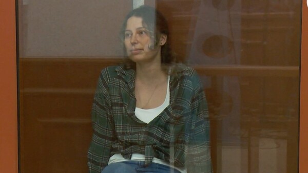 Русско-американка находится под судом в Екатеринбурге по обвинению в государственной измене