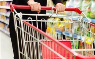 Сеть российских супермаркетов столкнулась со скандалом из-за отравления пищей