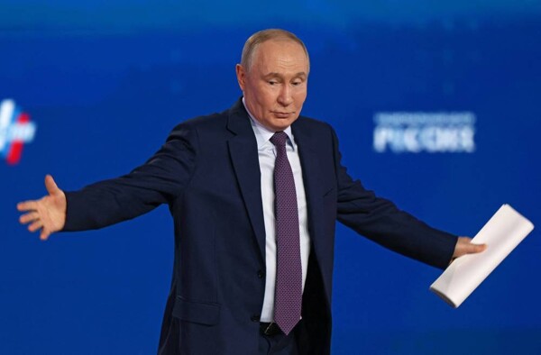 Putin Calls for Caution in Spending Oil Revenues